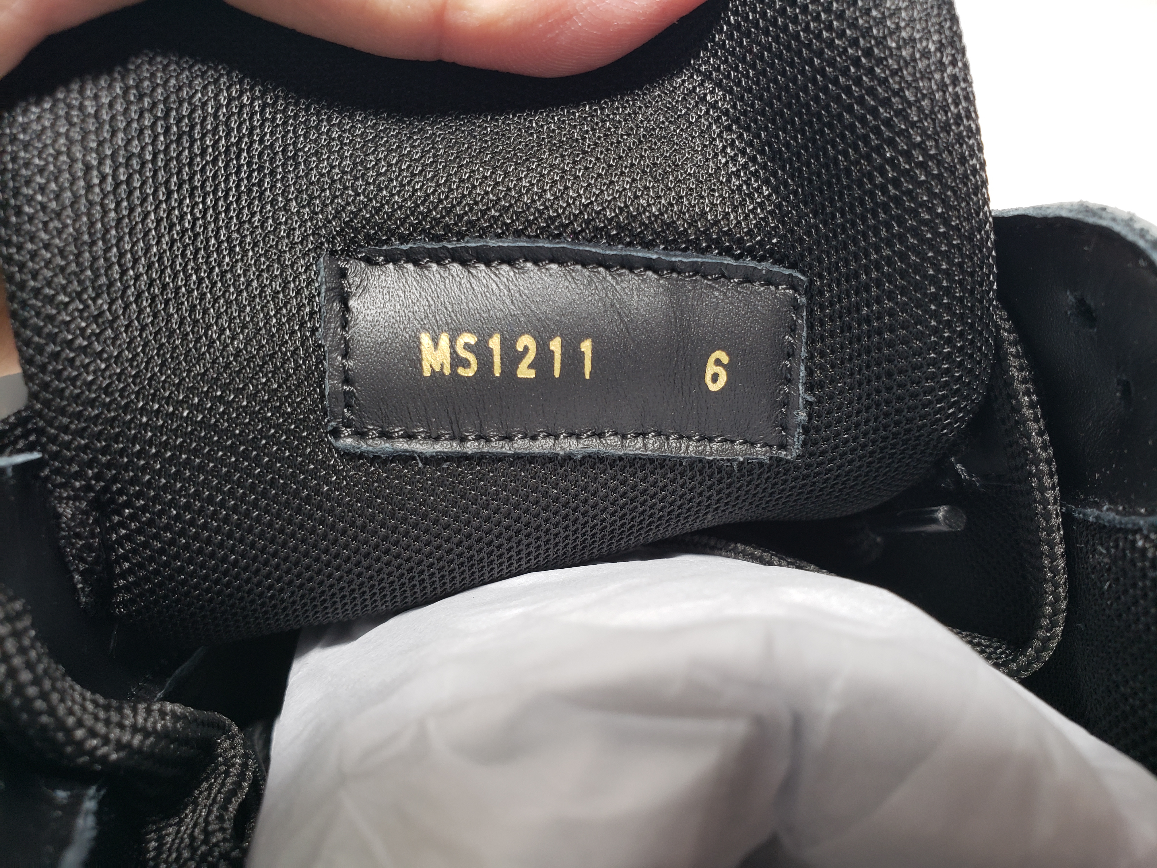 Replica Louis Vuitton Trainer Black White