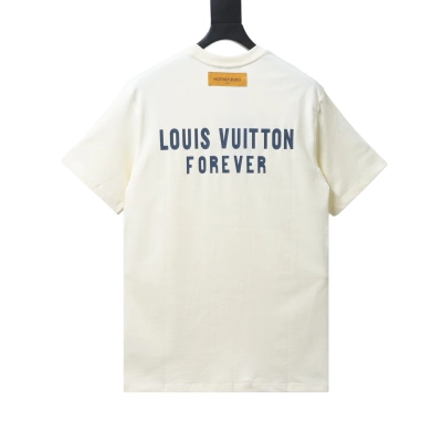 Louis Vuitton Short-Sleeve T-Shirt with Inverted Logo and Pocket Letter Print 02