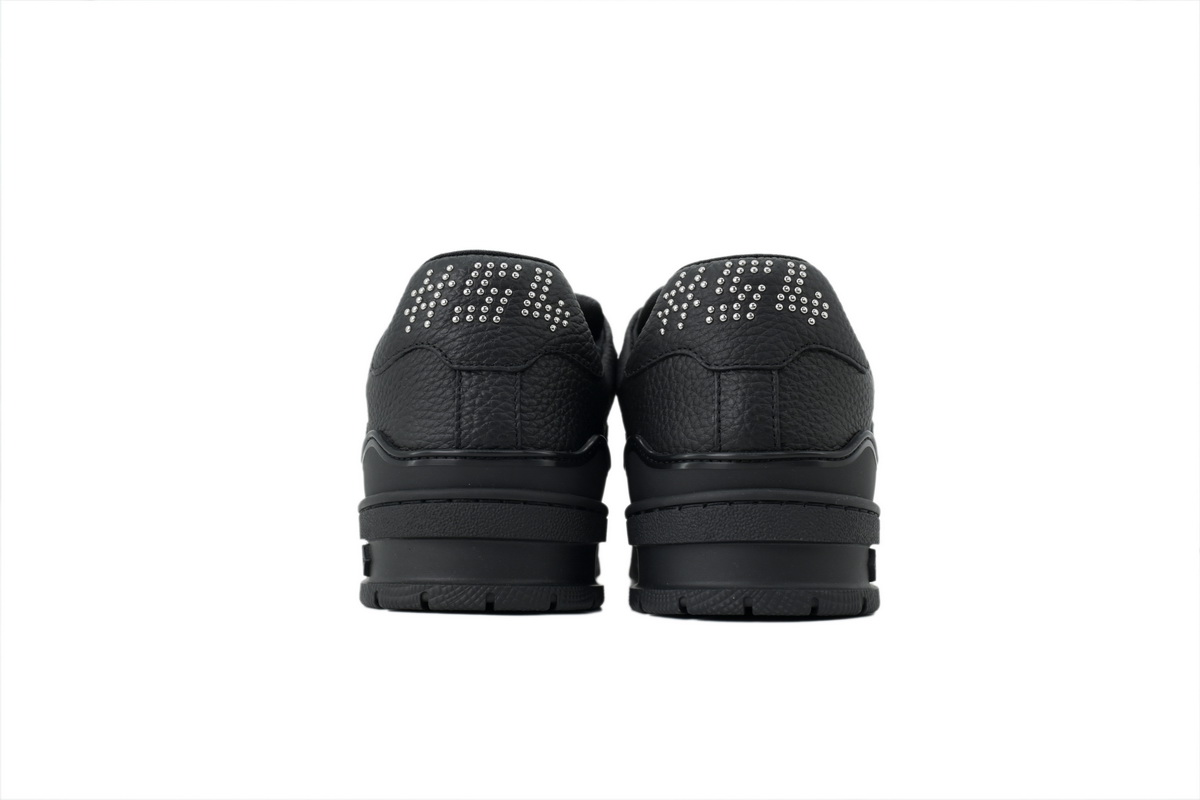 Replica Louis Vuitton Sneakers Black With Rivets