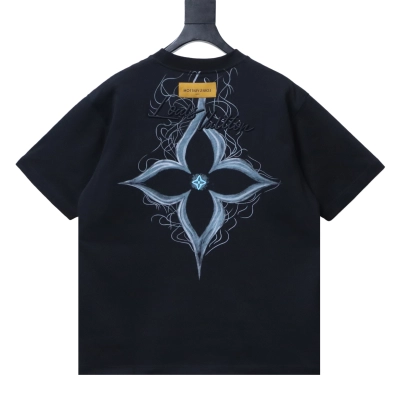 LOUIS VUITTON/LV SS26 Short-Sleeved T-Shirt with Back Monogram Flower Print Black 02