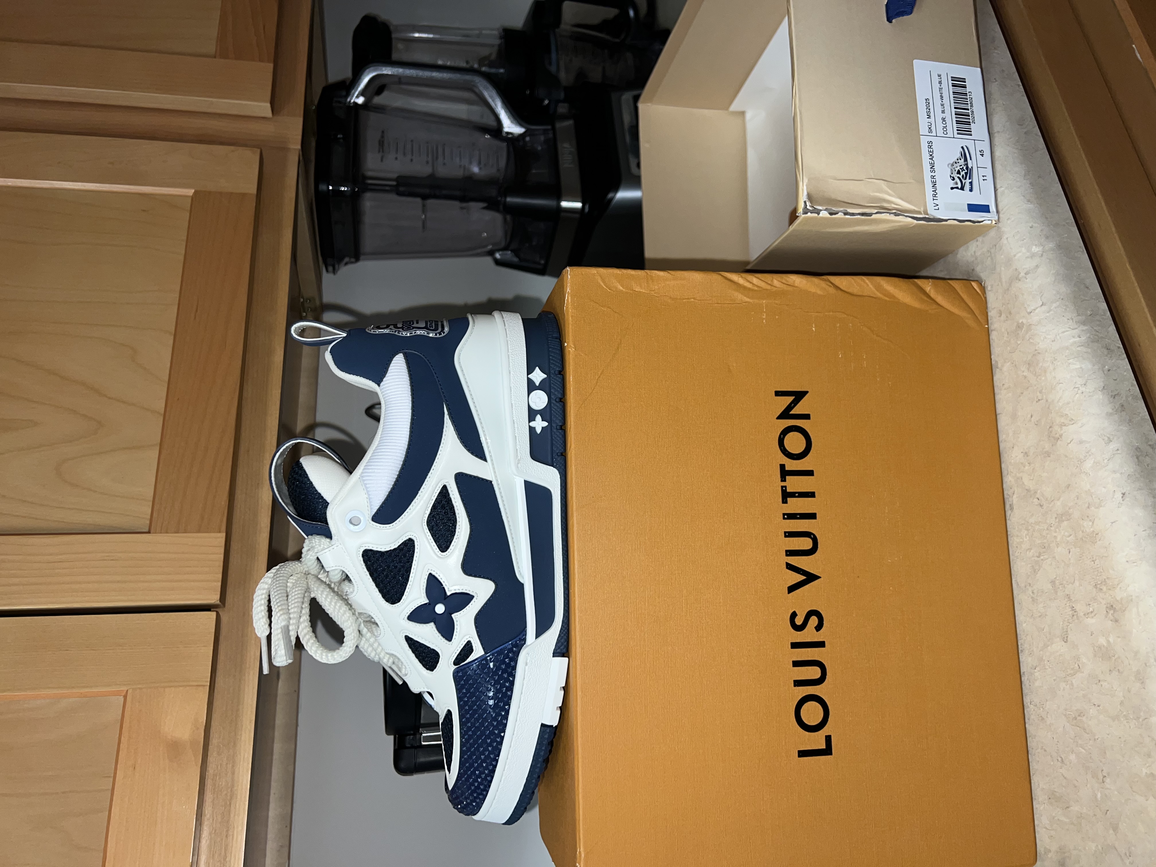 Replica Louis Vuitton Leather lace up Fashionable Board Shoes Blue,51BCOLRB review Krystal 01