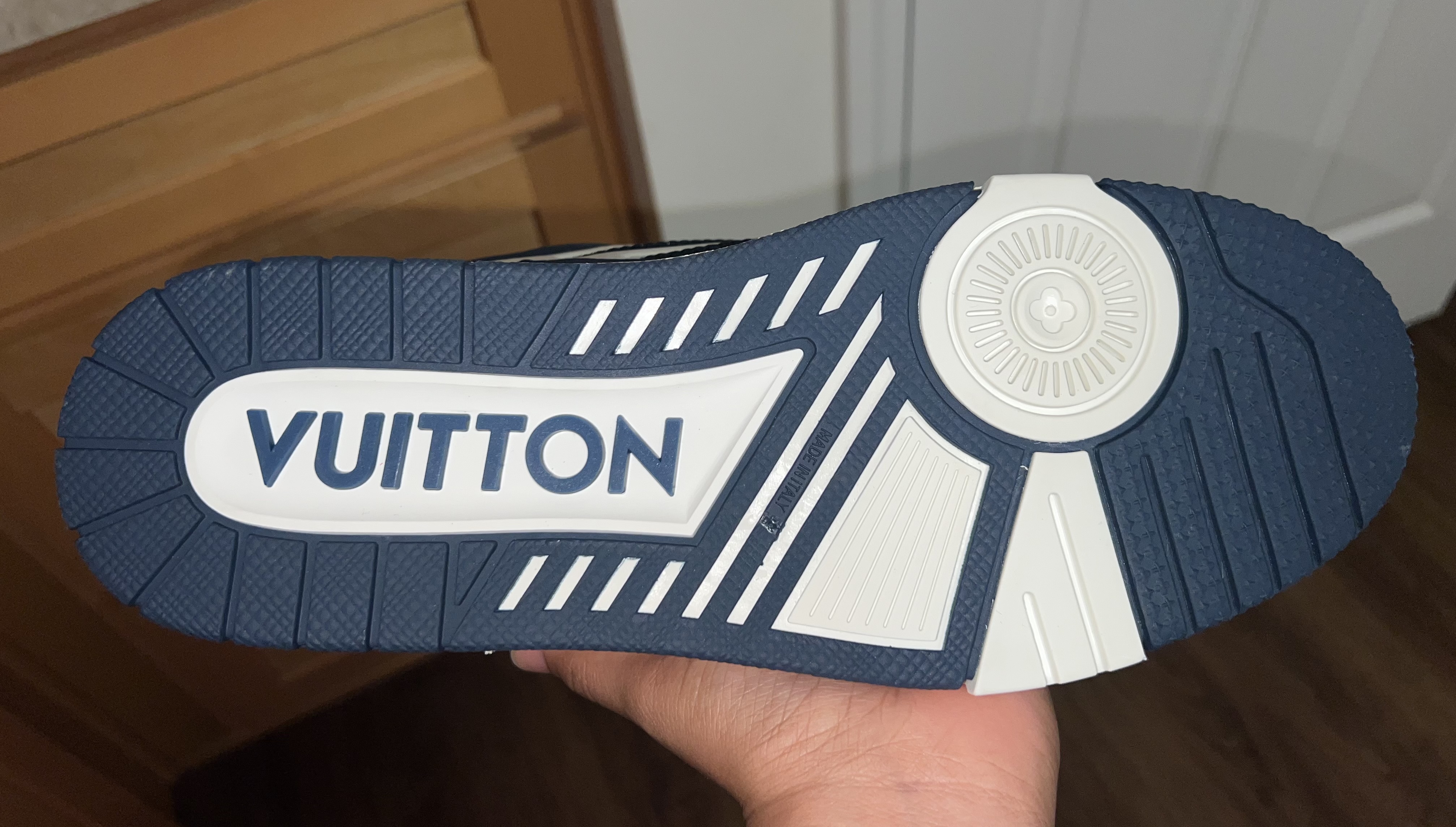 Replica Louis Vuitton Leather lace up Fashionable Board Shoes Blue,51BCOLRB review Krystal 05