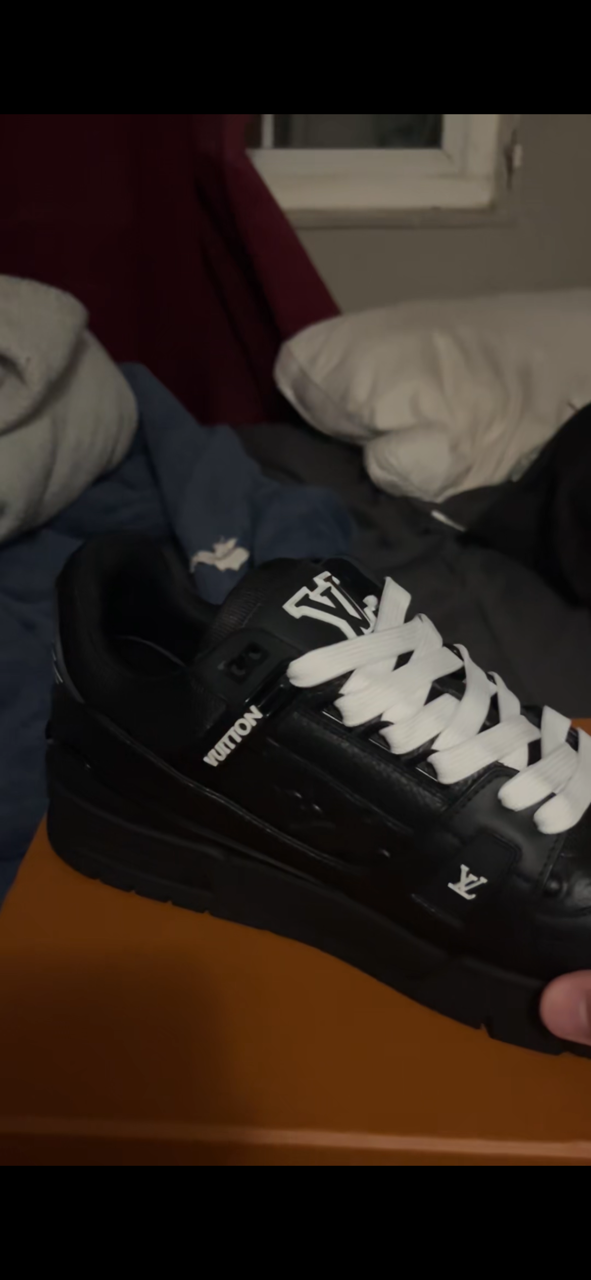 Replica Louis Vuitton Trainer All Black Embossing,1AARER review adoc 01