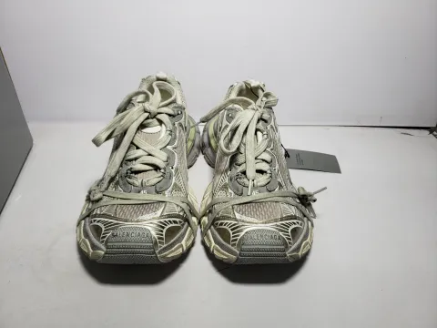 QC Pictures: Balenciaga Cham Pagne From Reps Shoes Website - Greatreps