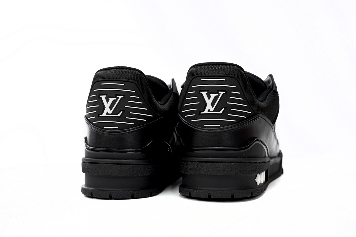LJR Louis Vuitton Trainer Black Embossed Monogram,1AARER