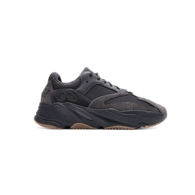 LJR Yeezy Boost 700 Utility Black 01