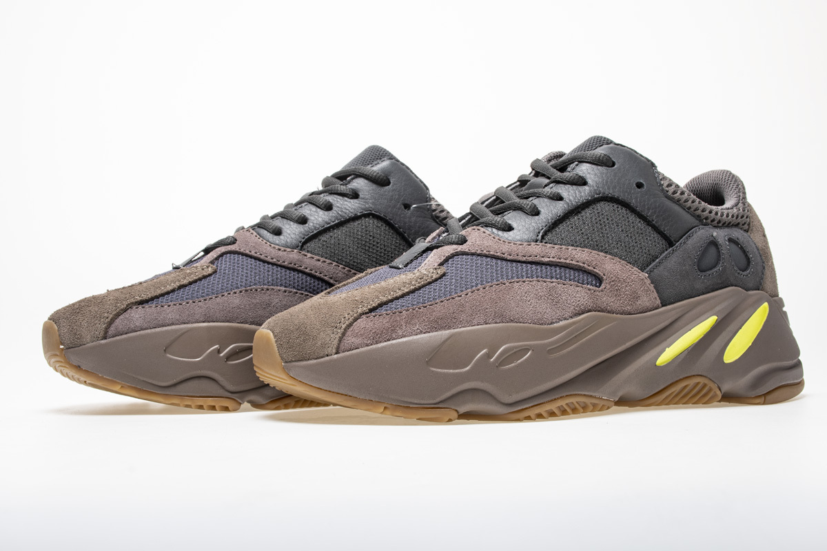OG Yeezy 700 Mauve