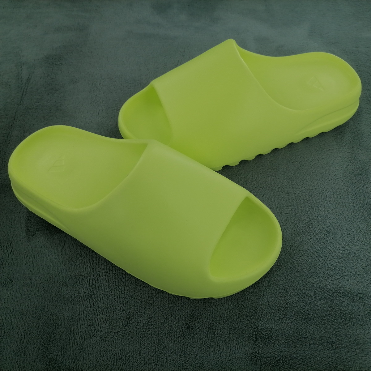 OG Yeezy Slide Fluorescent Green,GX6138