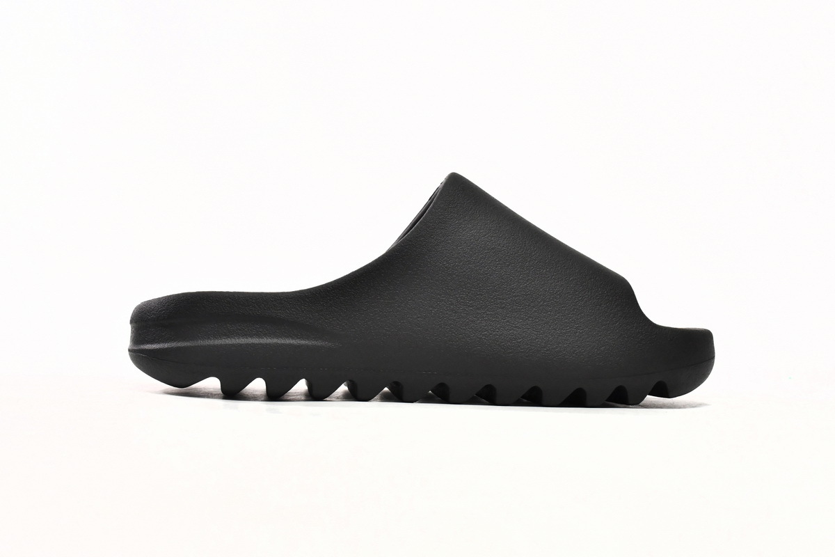 OG Yeezy Slide Onyx, HQ6448