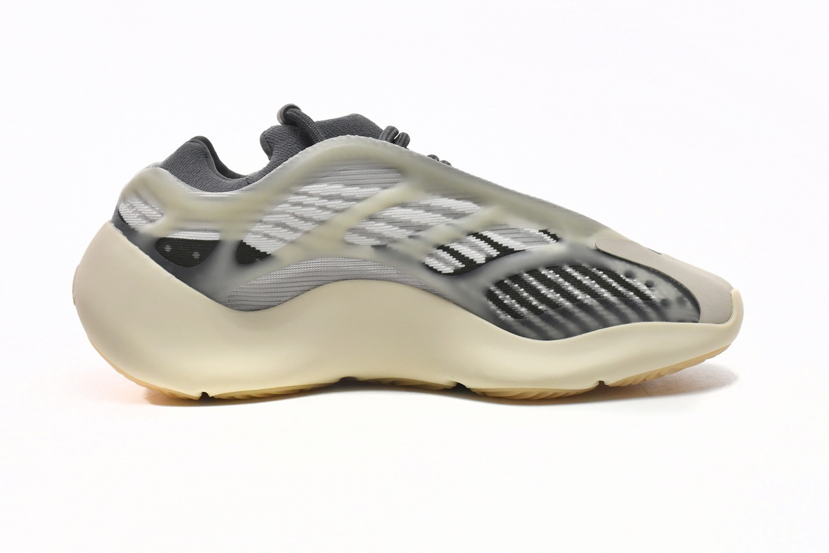 LJR Yeezy 700 V3 Fade Salt,ID1674