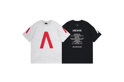 Balenciaga KT23101 T-shirt 01