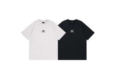 Balenciaga KT23105 T-shirt 01