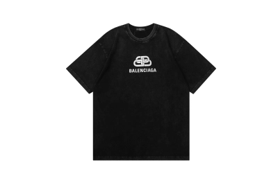 Balenciaga KT2321 T-shirt 01