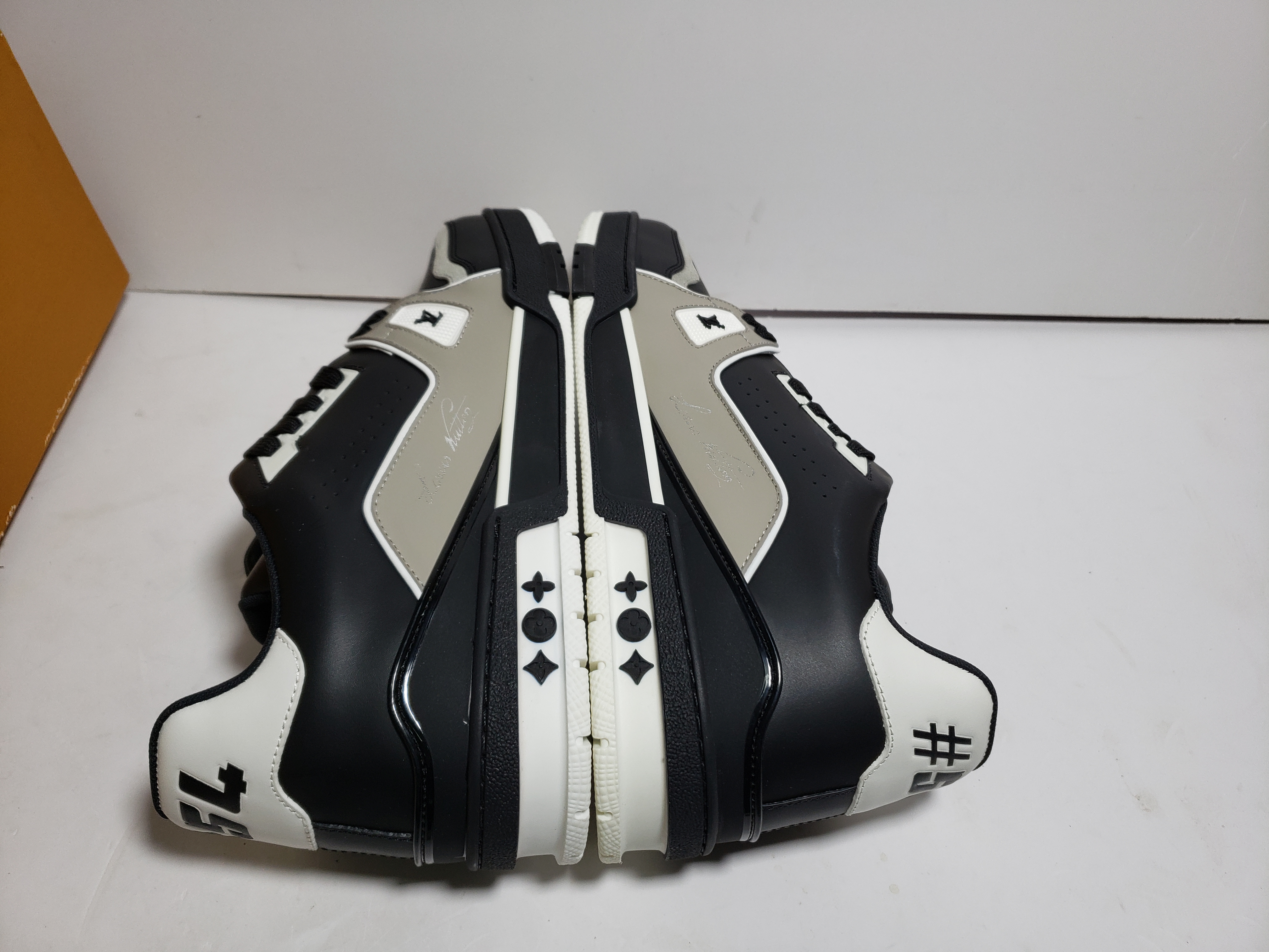 LJR Louis Vuitton LV Trainer Black Grey White,1AAHS2