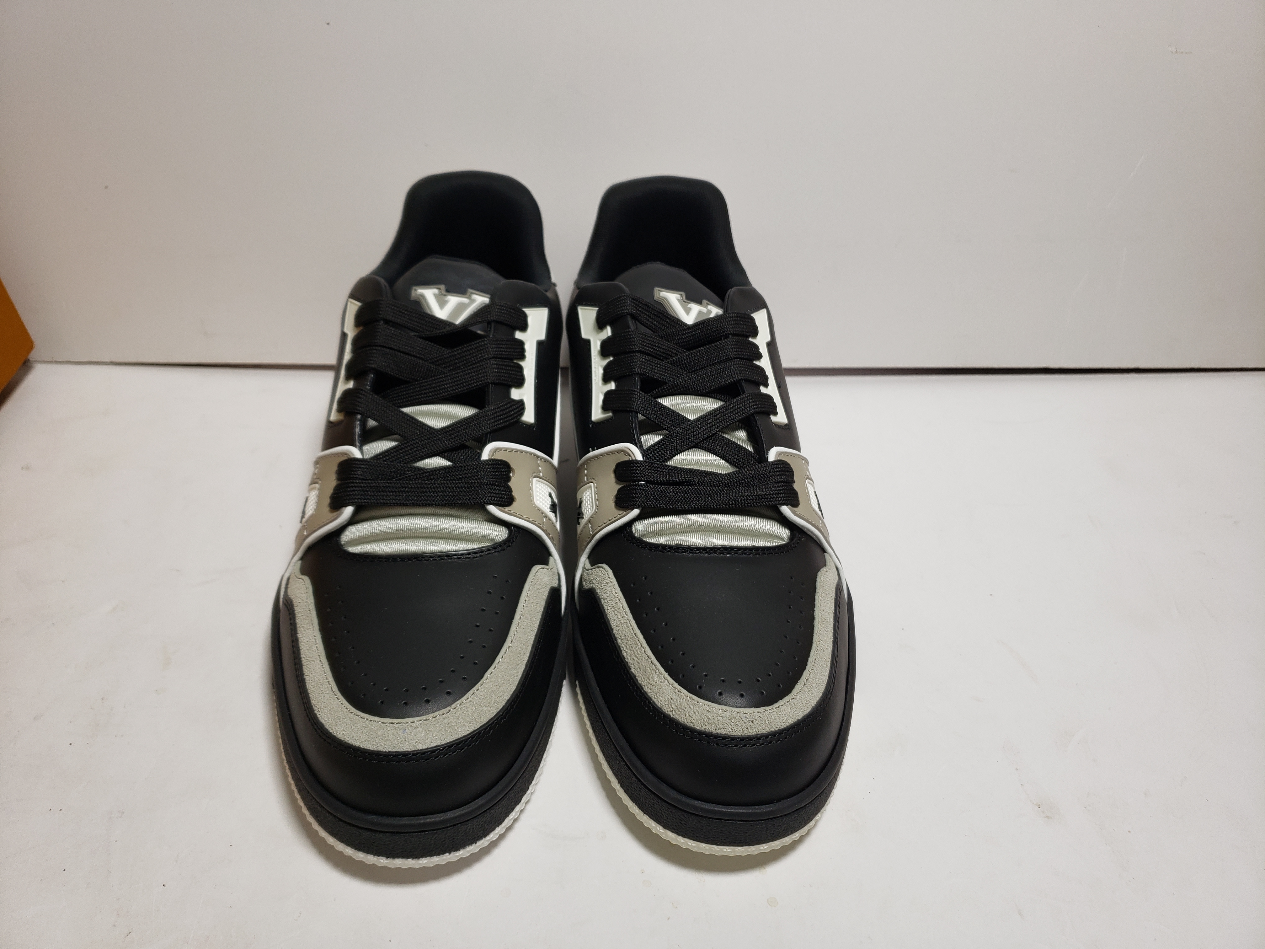LJR Louis Vuitton LV Trainer Black Grey White,1AAHS2