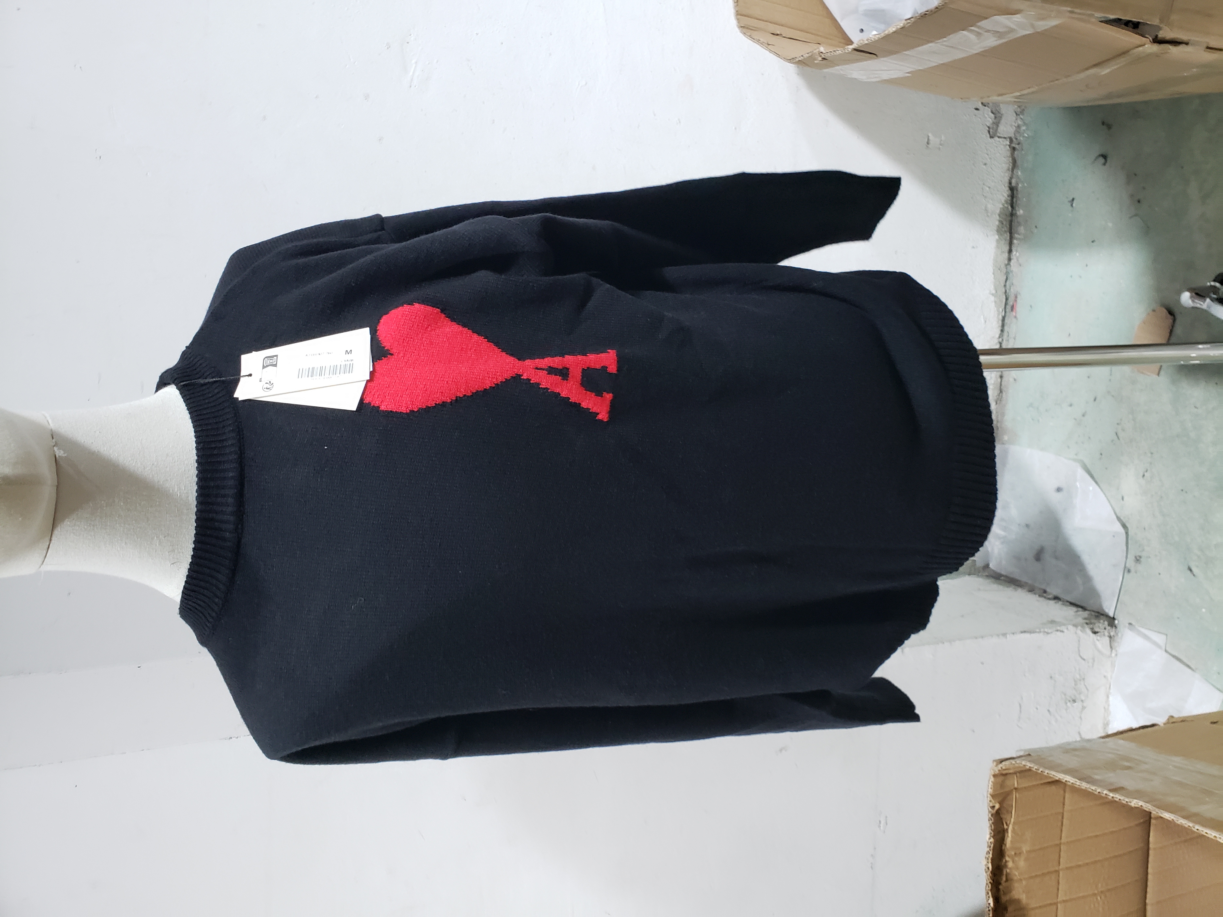 AMI PARIS 21FW heart embroidered crew neck sweater