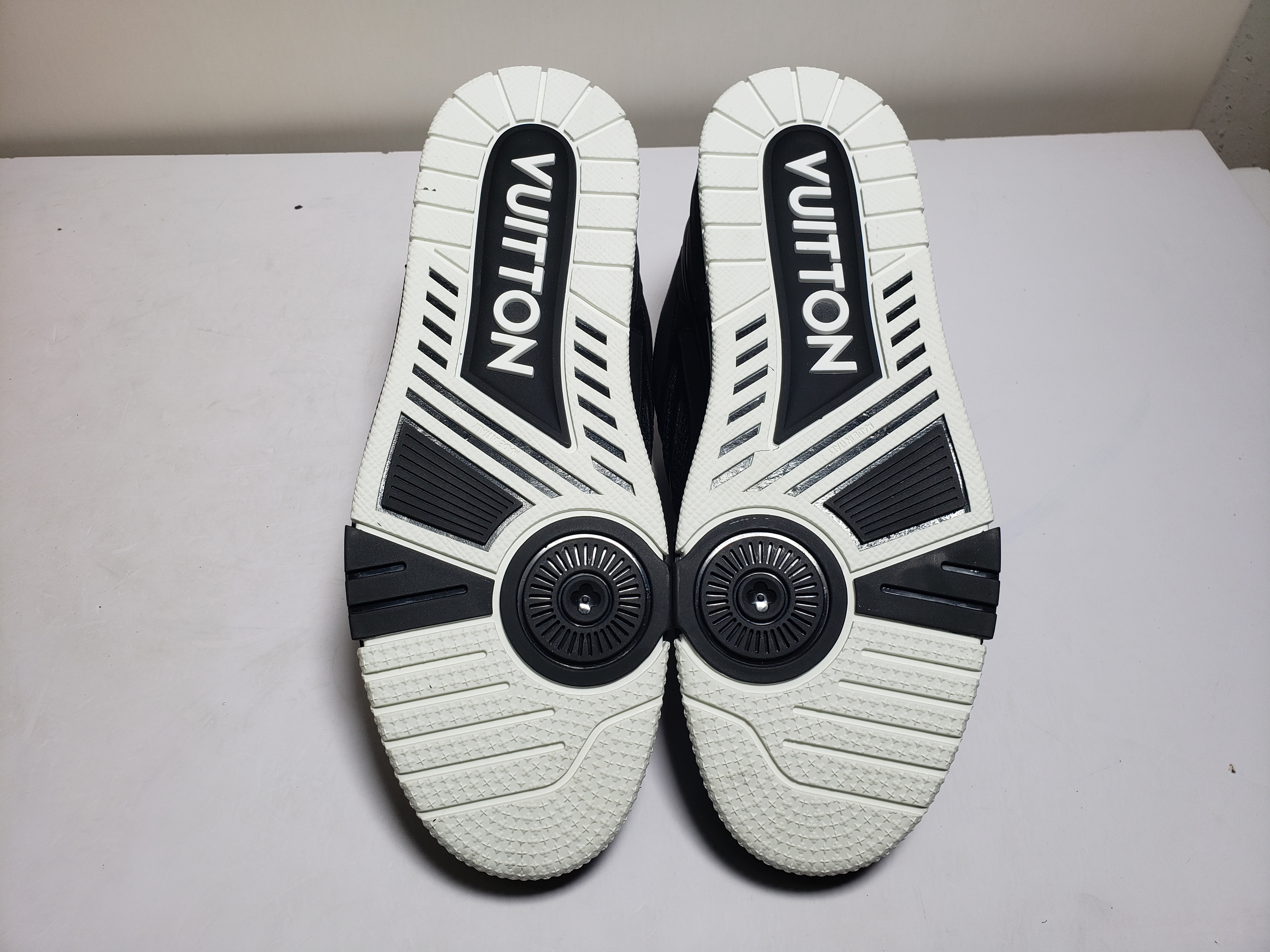 LJR Louis Vuitton Leather lace up Fashionable Board Shoes Black