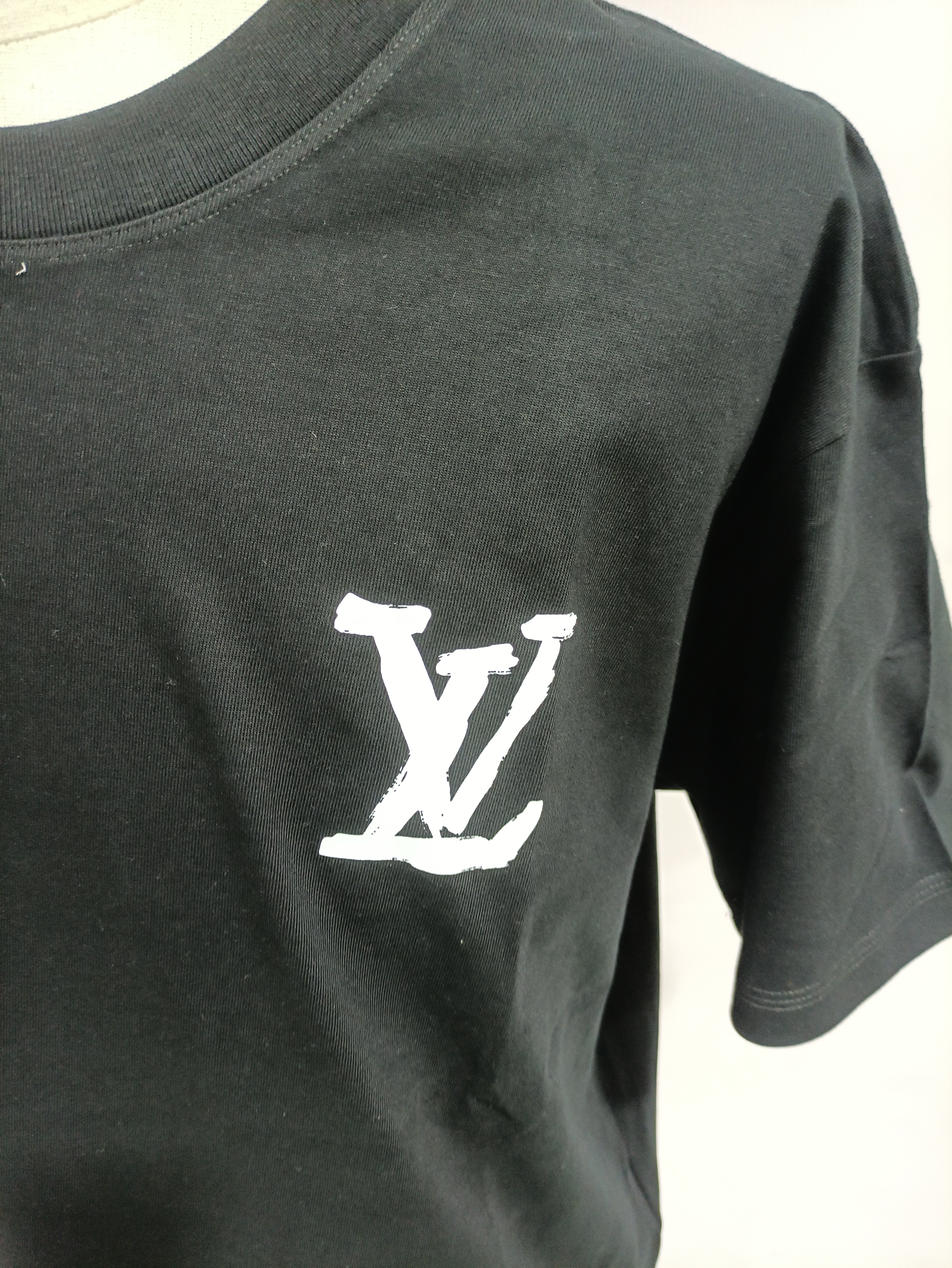 Louis Vuitton Hand-painted large letter LOGO T-Shirts black