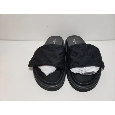 LJR LOUIS VUITTON Pool Pillow Comfort Black relief 02