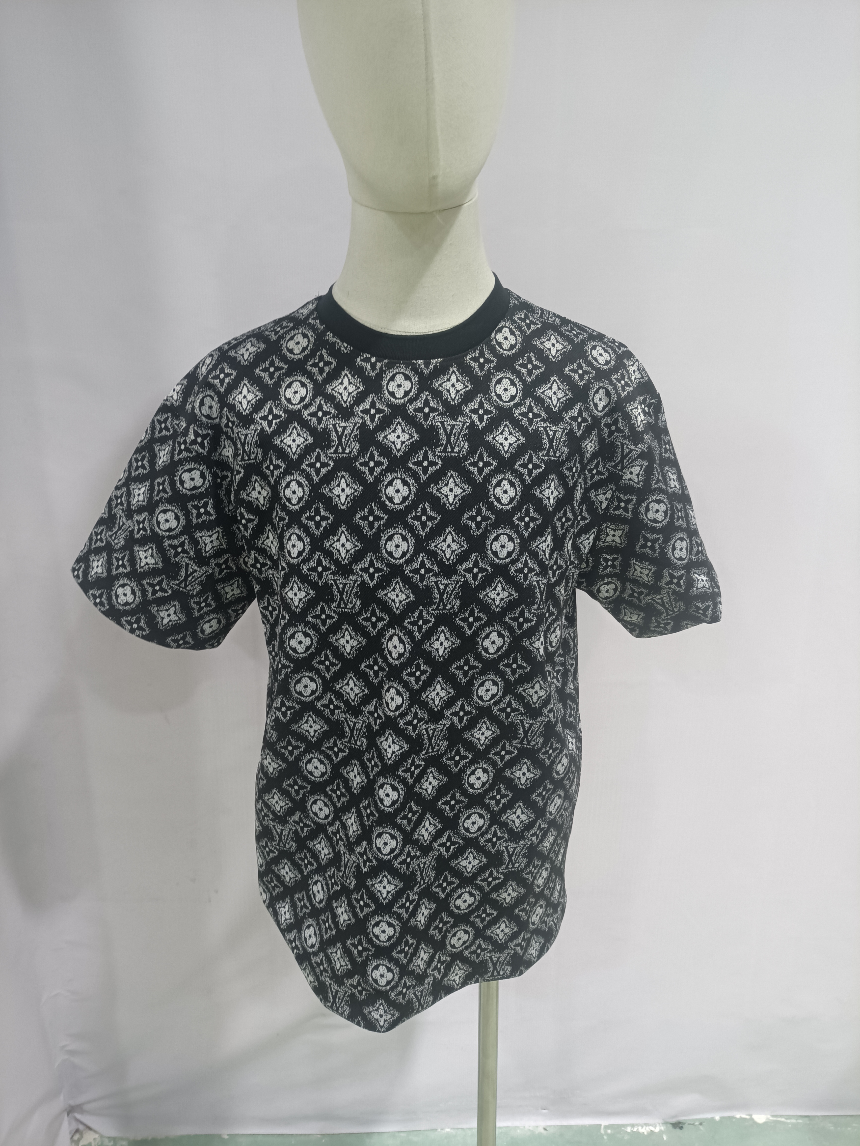 Louis Vuitton-198492 T-shirt