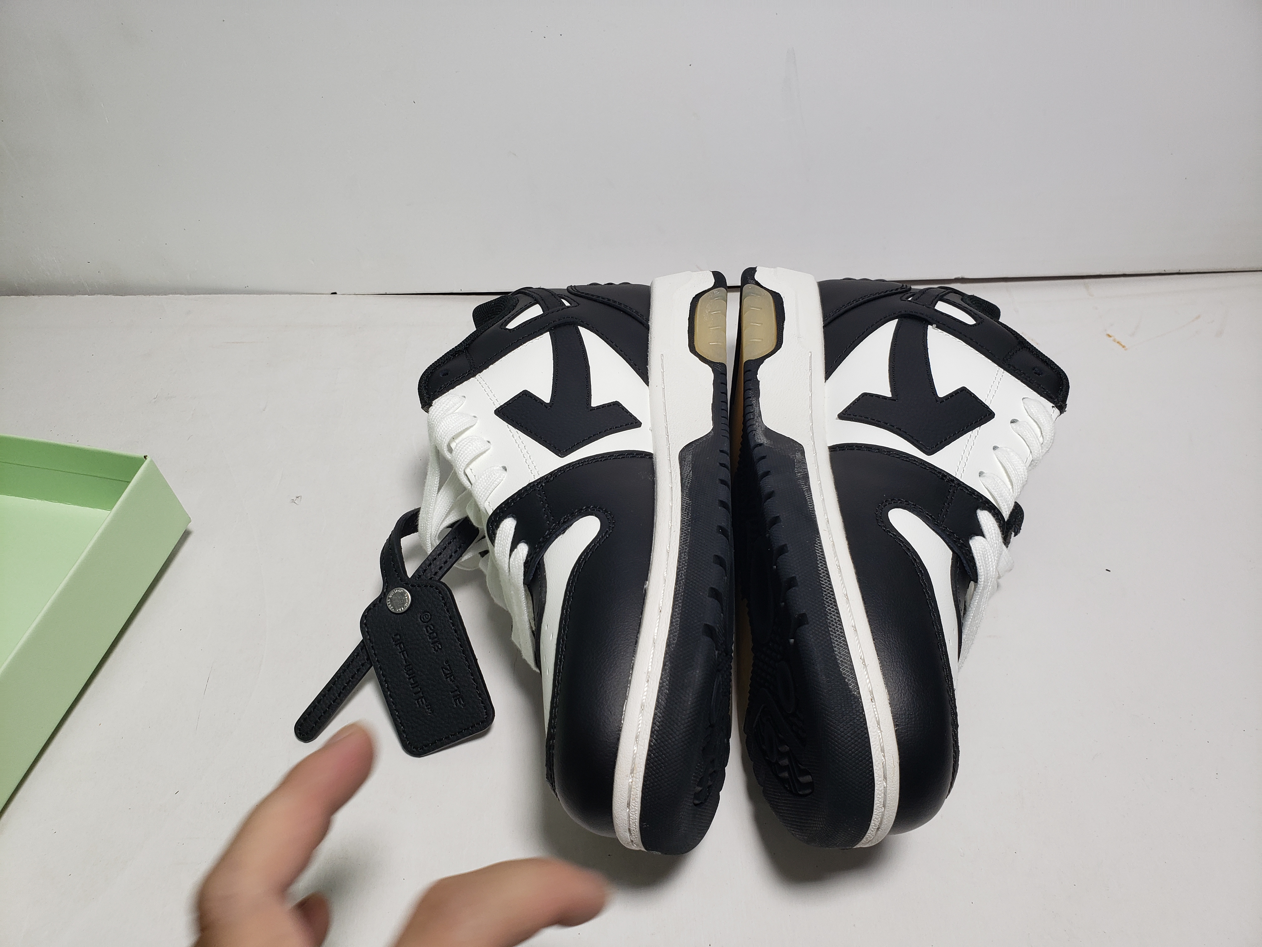 LJR OFF-WHITE Out Of Office Black And White,OMIA189 C99LEA00 11004