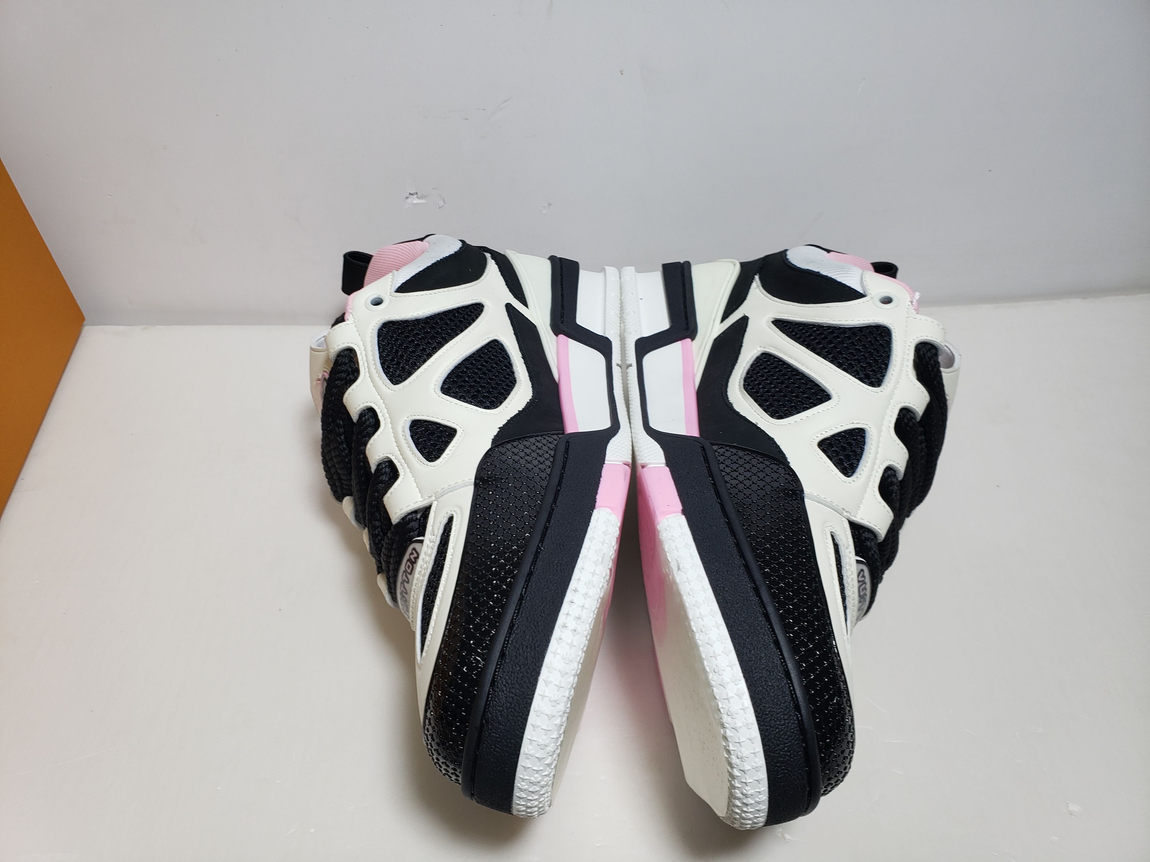 LOUIS VUITTON Trainer SK8 Black Powder