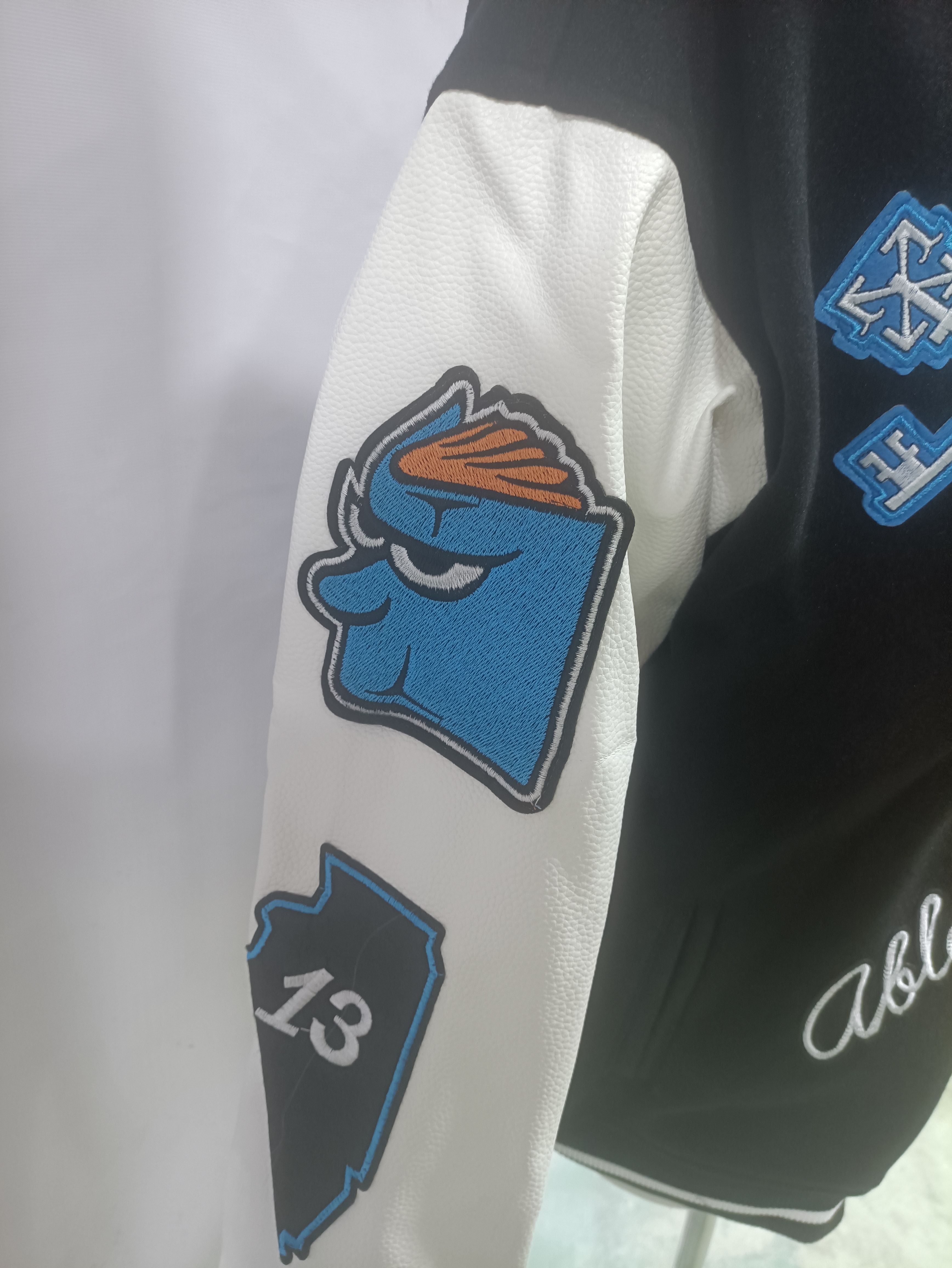 Off White Jacket Heavy Industry Embroidery with Cotton Clip，S008