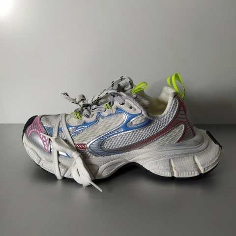 QC Pics Of Balenciaga White, red And Blue Reps at Replica Online