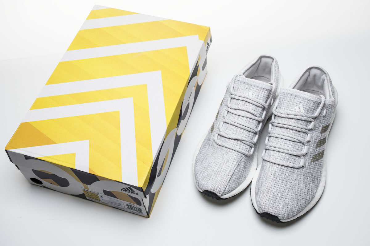 Pure Boost “Bright gray white” Replica, BB6277
