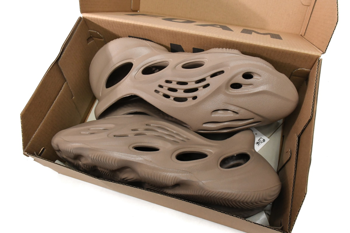 retail yeezy foam