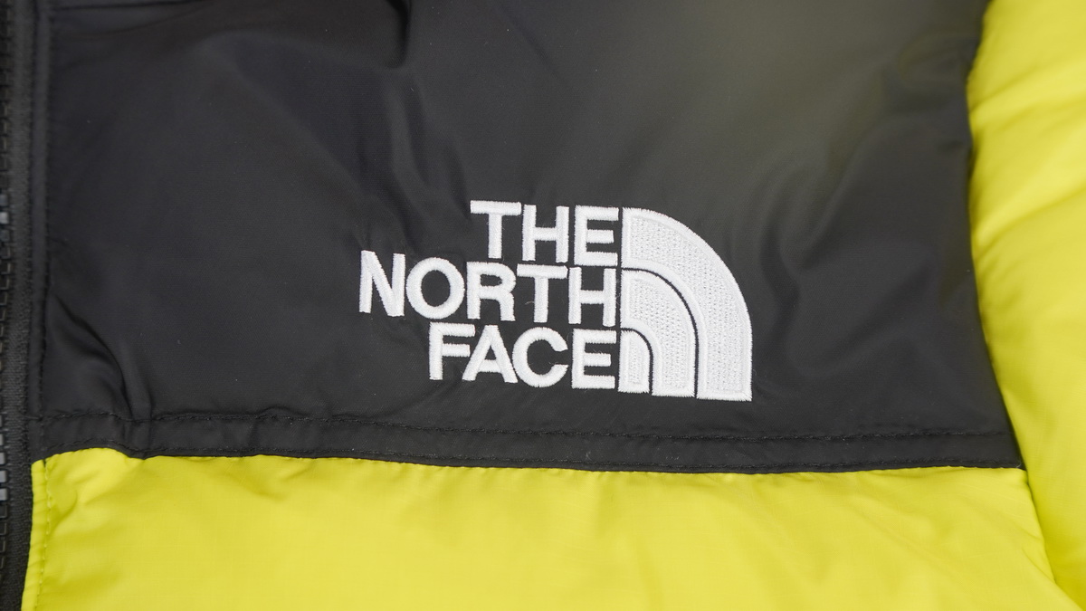 TheNorthFace Splicing White And Red Apple Green
