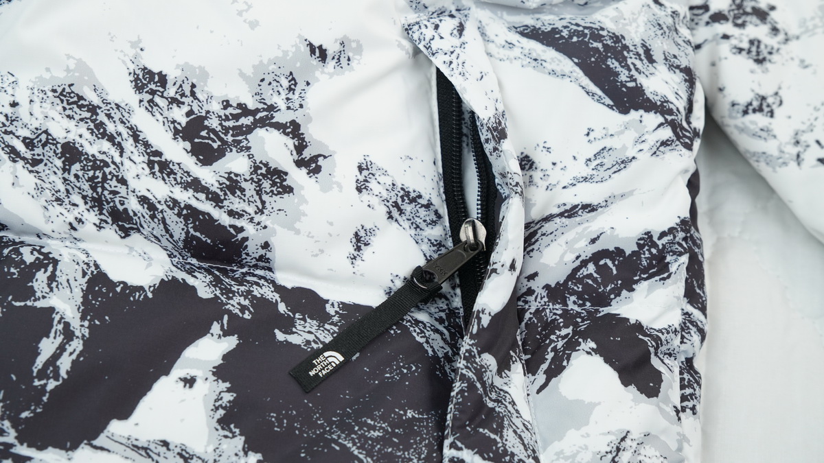 TheNorthFace Splicing White And Snow Mountain