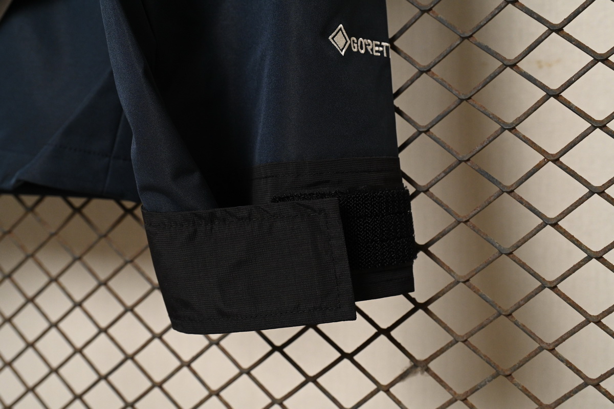 TheNorthFace Black and Navy Blue Interchange Jacket