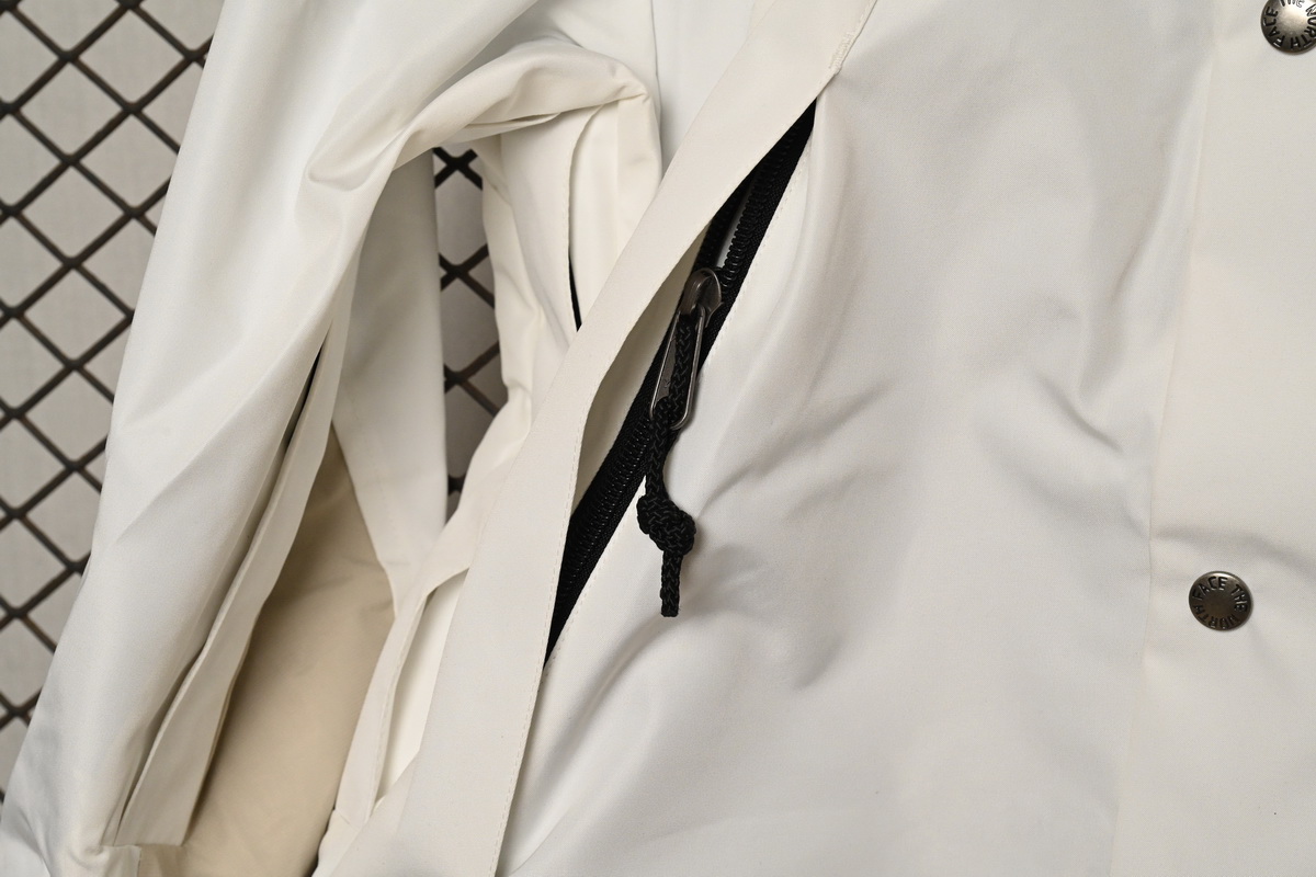 TheNorthFace Black and Milk White Color Matching Interchange Jacket