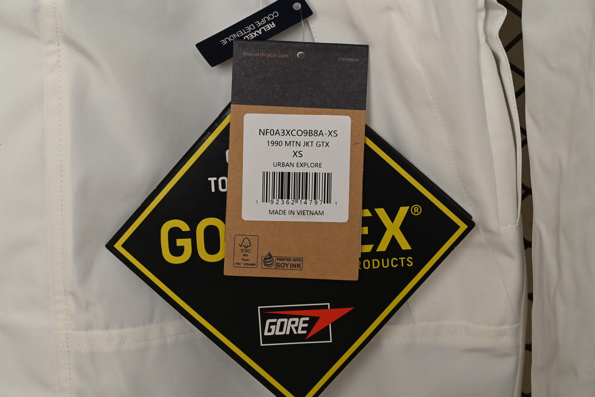 TheNorthFace Black and Milk White Color Matching Interchange Jacket