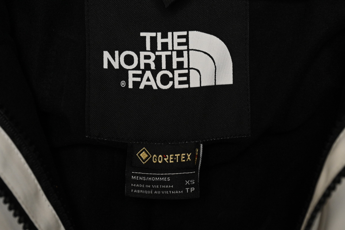 TheNorthFace Black and Milk White Color Matching Interchange Jacket