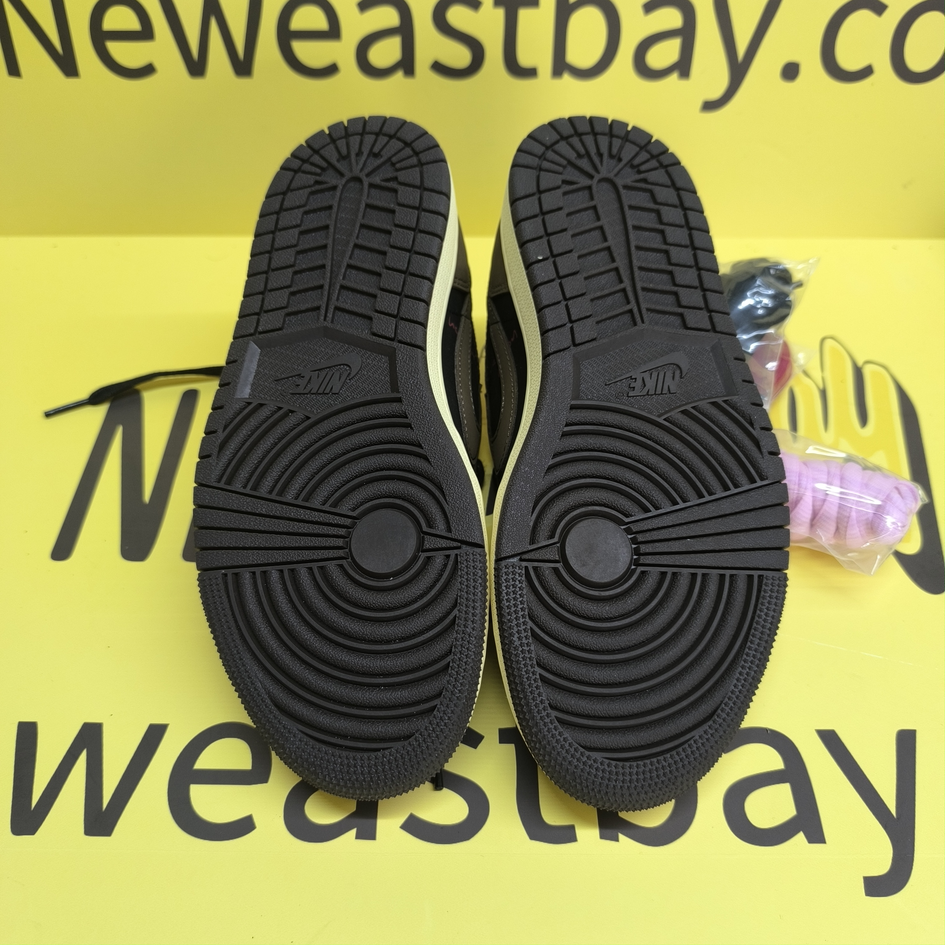 GET Travis Scott x Air Jordan 1 Low Black Grey Low Help Replica,  DM7866-001