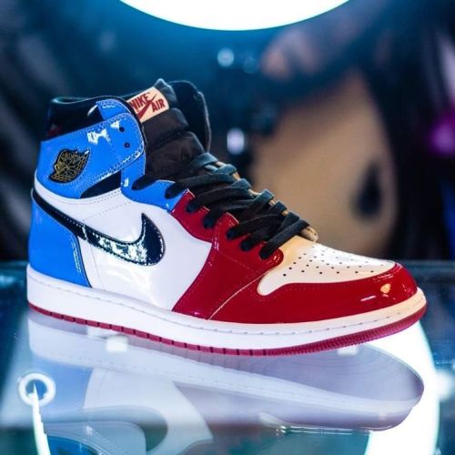 Jordan 1 Retro High Fearless UNC Chicago---Neweastbay is here