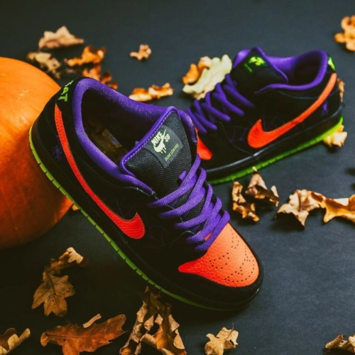 Assault check!!! Look at what Nike shoes you're all wearing today?