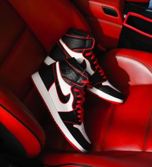 Neweastbay Jordan 1 Retro High Bloodline's latest color scheme