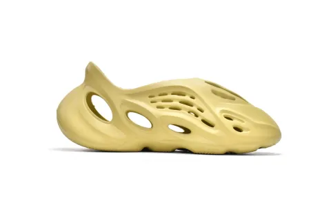 Eastbayshoes Yeezy Foam's latest color RNNR Sulfur