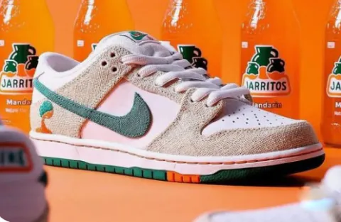 Dunk's latest collaboration-----SB Dunk Low Jarritos//Neweastbay