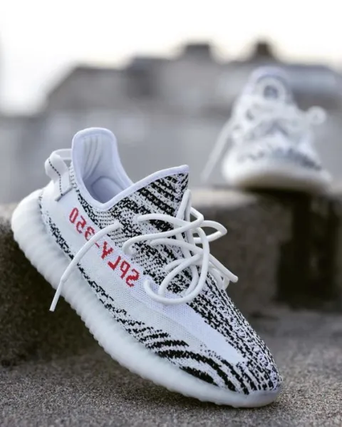 Yeezy 350 Boost V2: The Fashion Legend of the Yeezy 350