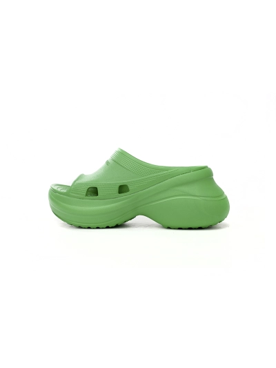 POP   BALENCIAGA Pool Crocs Green 677386 W1S8E 3033  01