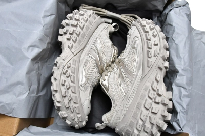 PKGoden   Balenciaga Defender Beige 685611 W2RA6 9700  02