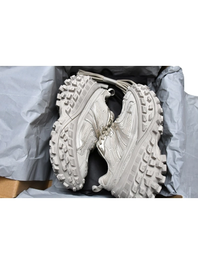 PKGoden   Balenciaga Defender Beige 685611 W2RA6 9700  02