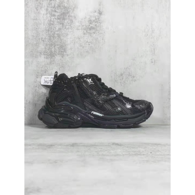 PKGoden  Balenciaga Runner Black 656065W3RA11000  01