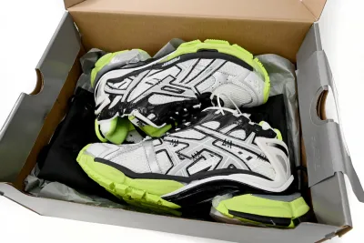 PKGoden   Balenciaga Runner Black, white, and Yellow 677402 W3RBP 1093  02