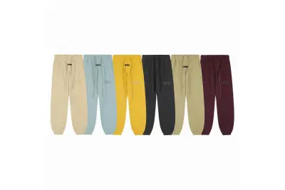 Fear of God Essentials Relaxed Sweatpant 23ct527 01