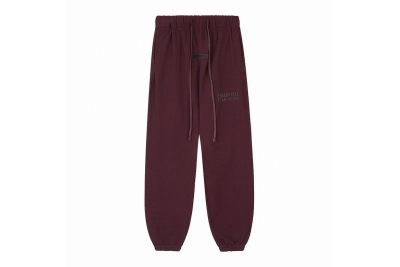 Fear of God Essentials Relaxed Sweatpant 23ct527 02